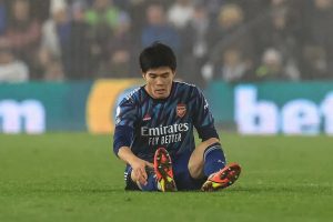 Takehiro Tomiyasu back in london as Arsenal weighs surprising defensive option