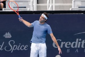 Taylor Fritz smashes racket after first game frustration at Cincinnati masters