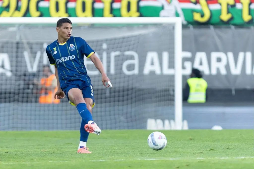 Thiago Silva makes dramatic return to Fluminense in stunning transfer twist