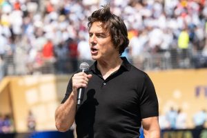 Tom Cruise and the Muppets dominate bizarre world cup closing ceremony antics