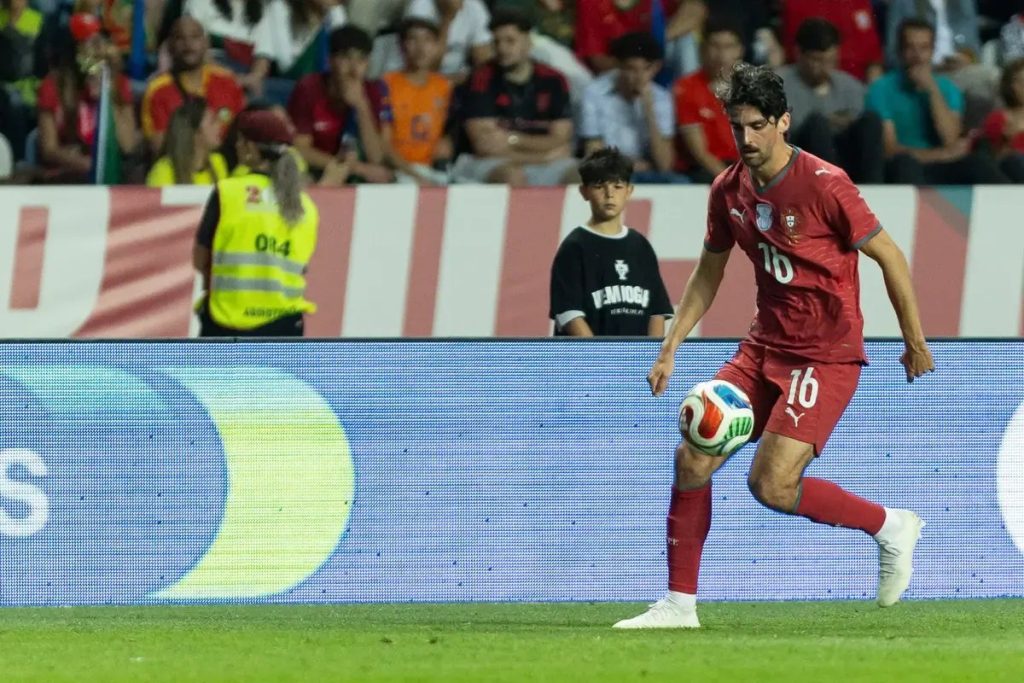 Tottenham and Man City compete to sign Francisco Trincao after 31 goal contributions