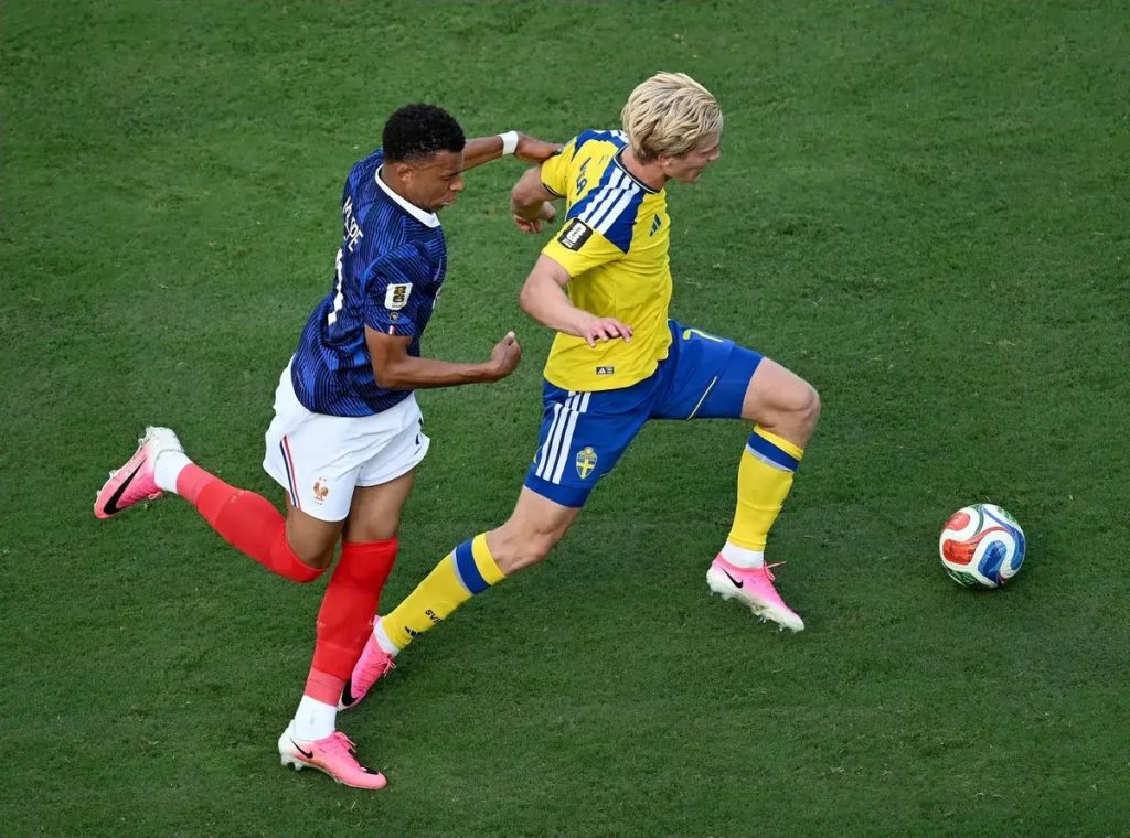 Tottenham rejects Newcastle’s £46m bid for Lucas Bergvall amid Arsenal transfer links