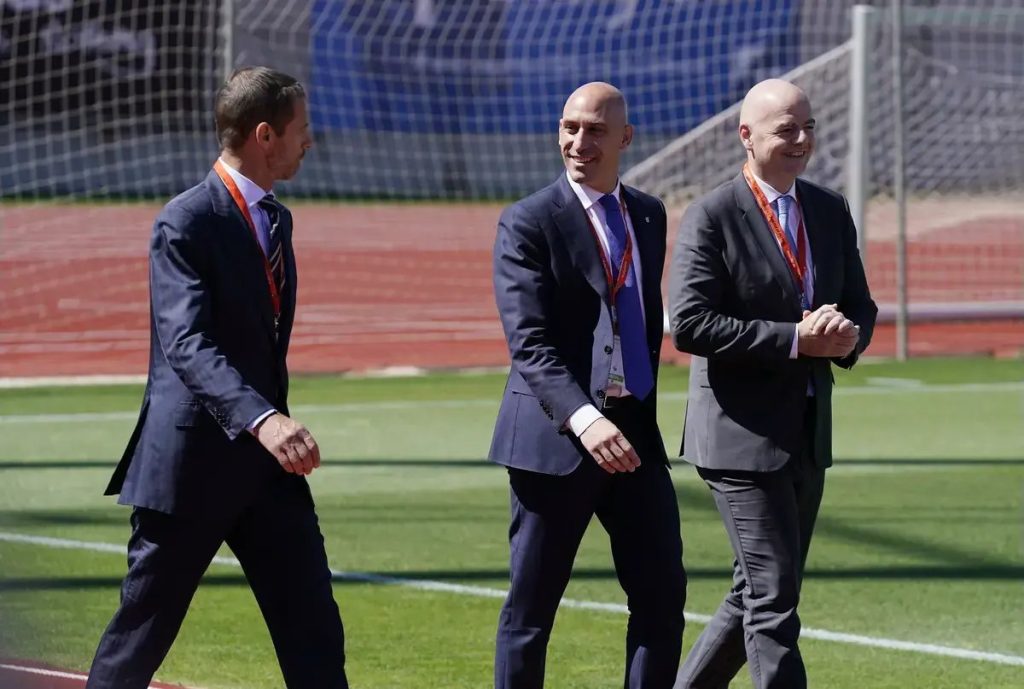 Uefa members plan mass withdrawal of support to block Gianni Infantino re-election