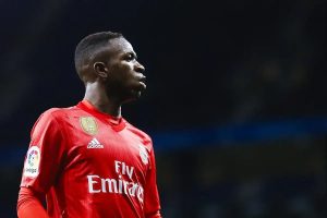 vinicius jr deletes instagram photos amid arsenal transfer and real madrid contract talks
