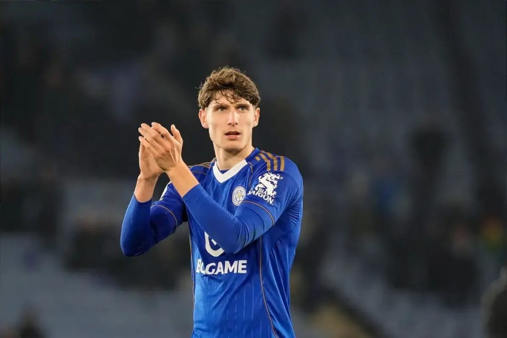 West Ham, Sunderland and Man United battle to sign Leicester’s £12m centre-back Ben Nelson