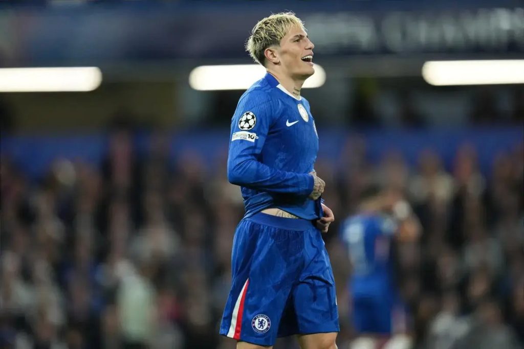 Why Chelsea should let Alejandro Garnacho join Roma on loan with option to buy